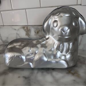 1974 Wilton Lamb Mold Cake Pan